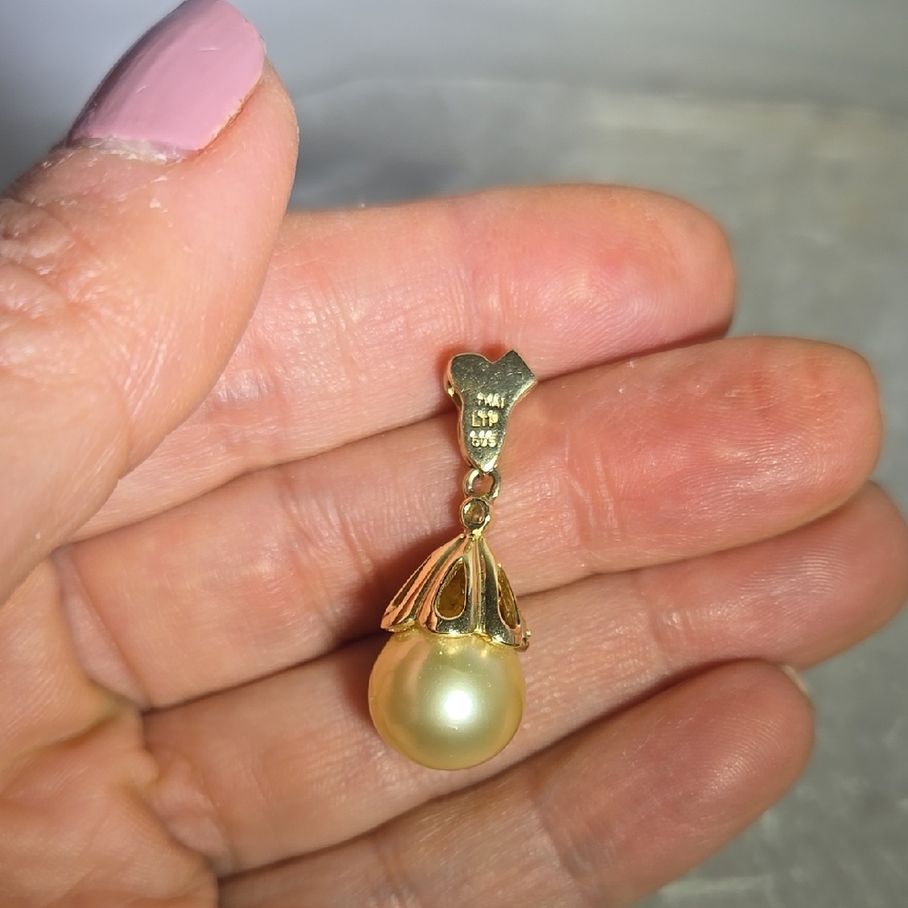 14kt Golden South Sea Pearl Pendant - Picture 6 of 10
